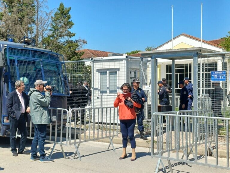Συνεχίζεται σήμερα η δίκη για τα Τέμπη αλλά θα διακοπεί για 30 μέρες για εργασίες στην αίθουσα
