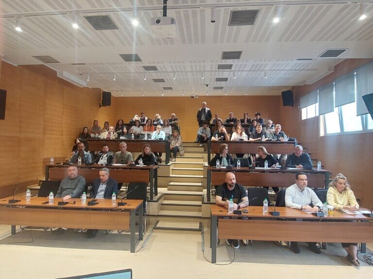 Το Δημοτικό Συμβούλιο Καρδίτσας στο πλευρό των εργαζομένων των κοινωνιών δομών με συμβάσεις ΕΣΠΑ