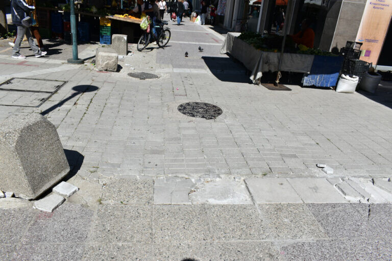 «Βομβαρδισμένη» διασταύρωση