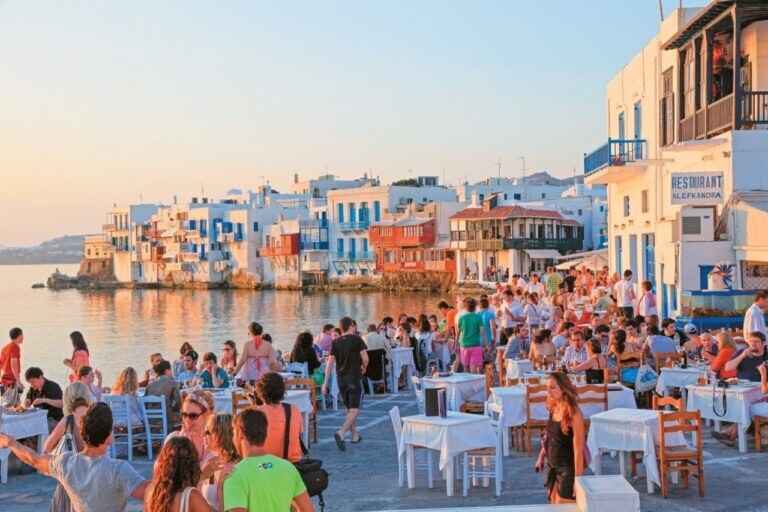 Κοινωνικός Τουρισμός: Aπό σήμερα οι αιτήσεις για 25.000 συνταξιούχους του πρώην ΟΑΕΕ