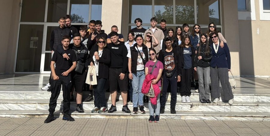 «Σάρωσε» τα βραβεία το 2ο Ημερήσιο ΕΠΑΛ Καρδίτσας στο 2ο Μαθητικό Συνέδριο Φαρσάλων