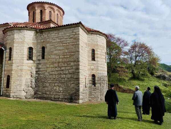 Αυτοψία στην Ιερά Μονή Πέτρας Καταφυγίου για την αποτίμηση της κατάστασης του ιστορικού μνημείου