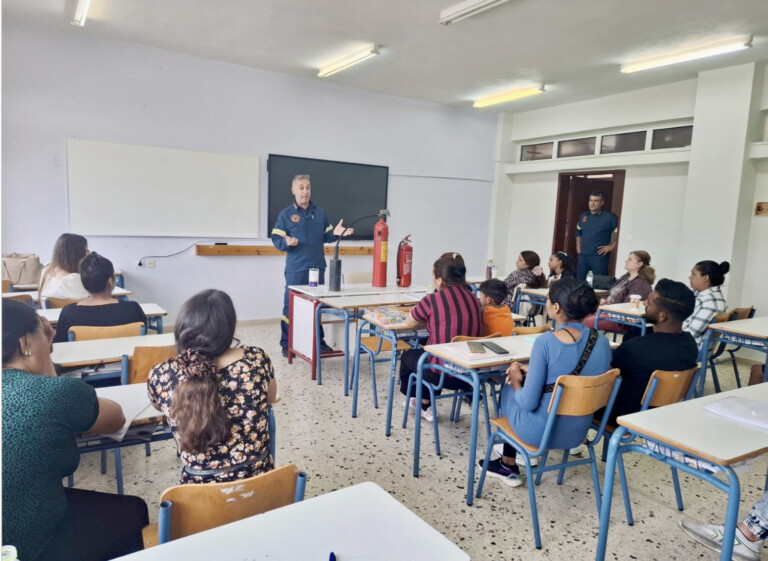 Ενημέρωση των εκπαιδευομένων του παραρτήματος Σοφάδων του ΣΔΕ Καρδίτσας από την Πυροσβεστική Υπηρεσία Σοφάδων
