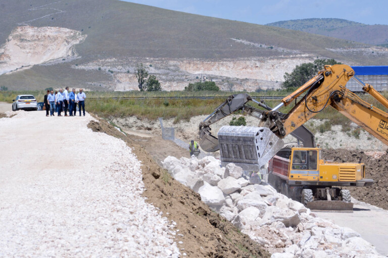 Προχωρούν οι εργασίες αποκατάστασης  τμημάτων του ποταμού Φαρσαλίτη