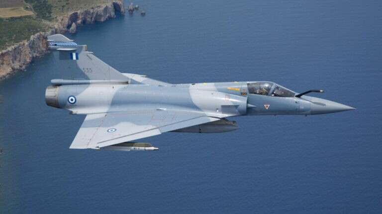 Ζεύγος Mirage 2000-5 μεταφέρεται στην Κάρπαθο