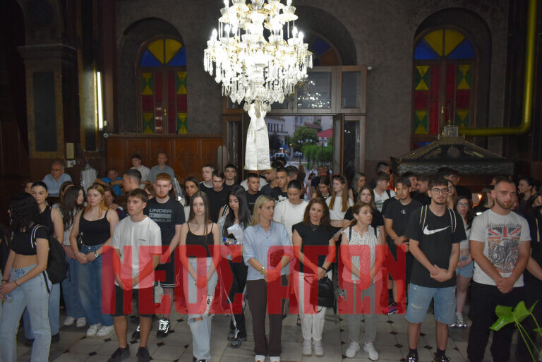 Ιερά Παράκληση για τους υποψήφιους των πανελλαδικών εξετάσεων της Καρδίτσας (ΦΩΤΟ)