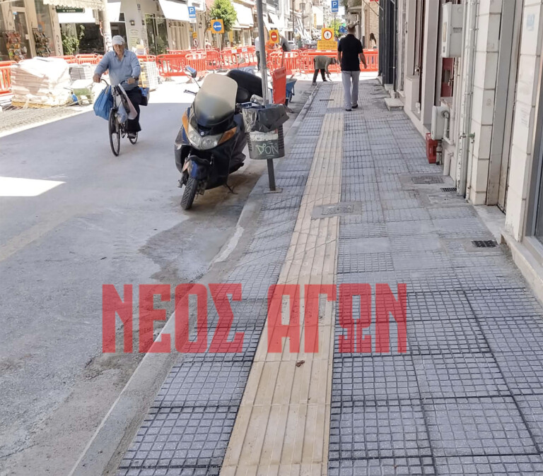 Συνεχίζονται στο επόμενο τμήμα της οδού Κουμουνδούρου οι εργασίες αποκατάστασης των πεζοδρομίων (ΦΩΤΟ)