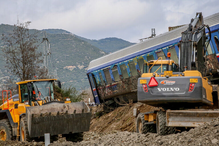 Τέμπη: Έκτακτος διαχειριστικός έλεγχος στην Περιφέρεια Θεσσαλίας – Στο μικροσκόπιο συμβάσεις εργασιών στο χώρο της τραγωδίας