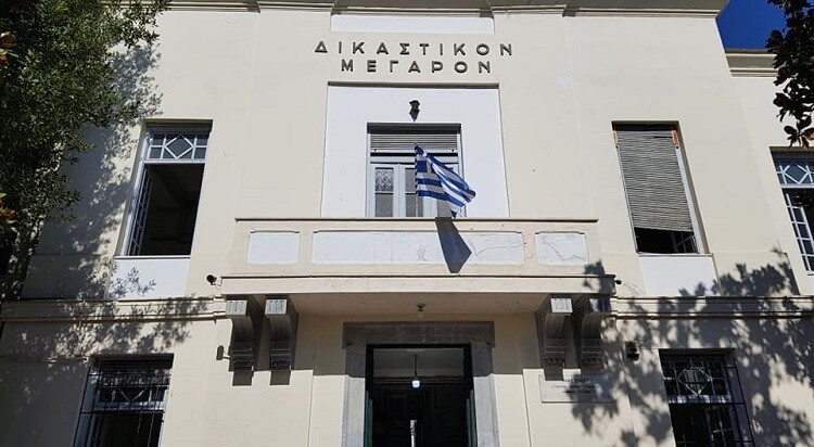 Στο Κακουργιοδικείο Βόλου για φρικτή υπόθεση βιασμού στην Καρδίτσα ενώ παντρεύονται θύμα και δράστης