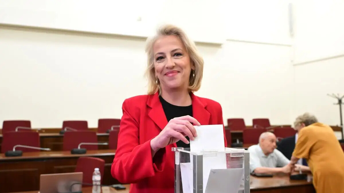 Η Ρένα Δούρου νέα πρόεδρος του ΣΥΡΙΖΑ