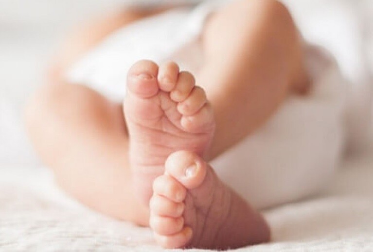 Επίδομα γέννησης έως 3.000 ευρώ ανά παιδί – Ποιοι το δικαιούνται