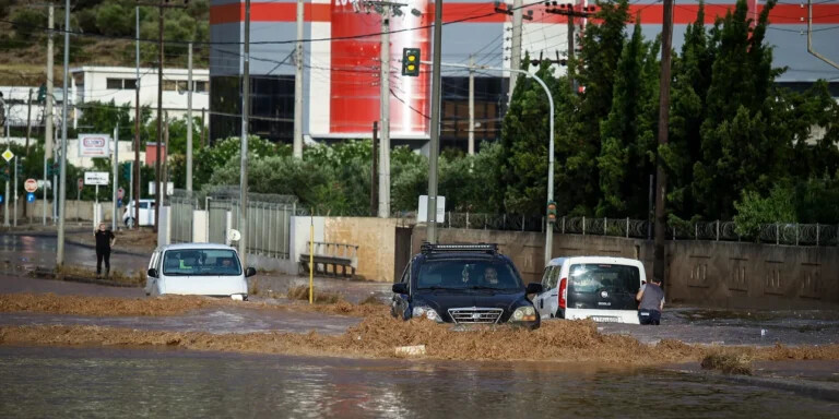 Κακοκαιρία σάρωσε τη χώρα