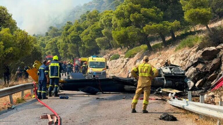 Σύγκρουση ελικοπτέρων στην Ψάθα: Νεκροί ένας Έλληνας και ένας Ρουμάνος, δύο διασωθέντες