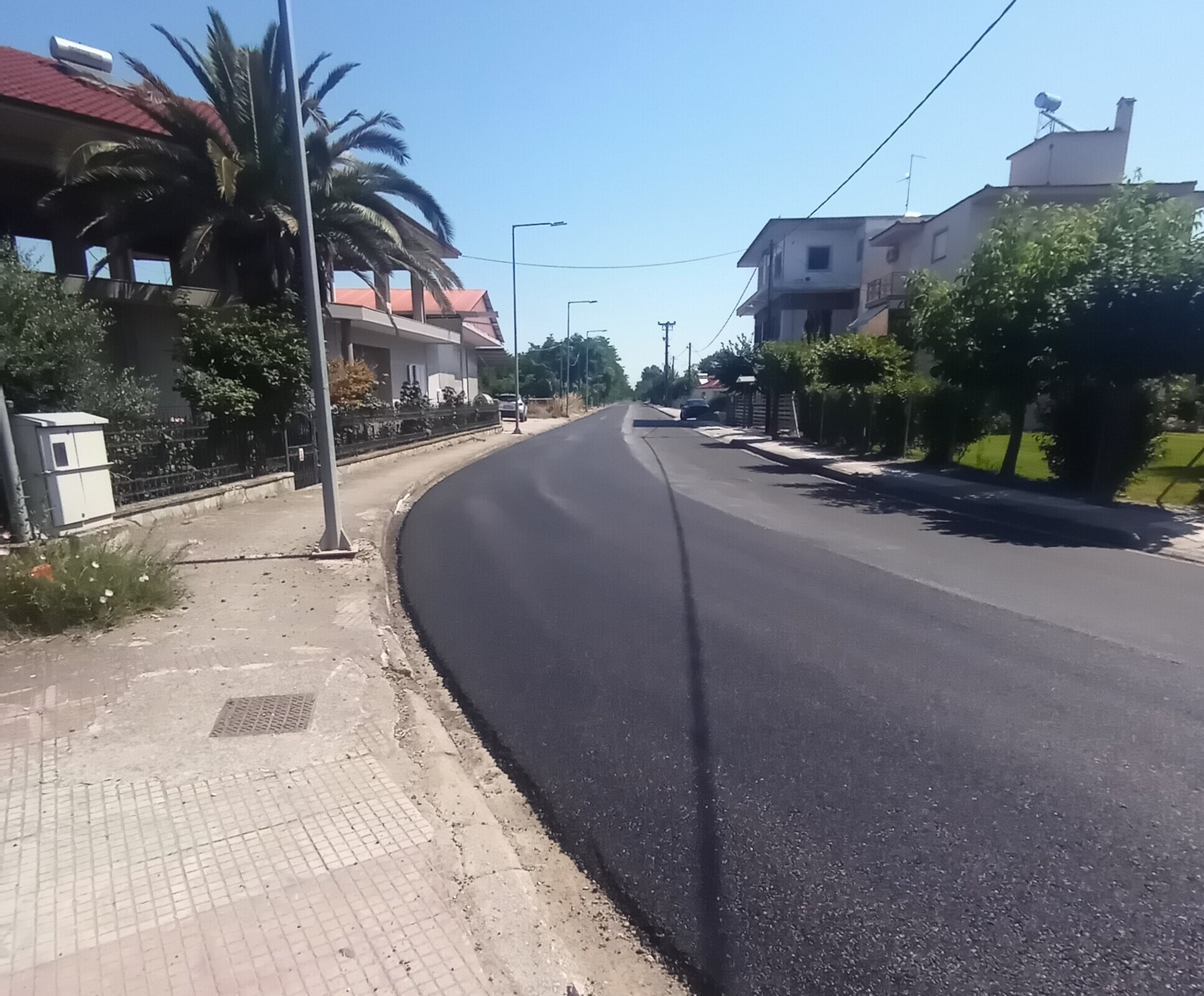 Ολοκληρώθηκε η ασφαλτόστρωση σε τμήματα των οδών Ανθέων και Κολοκοτρώνη στους Σοφάδες