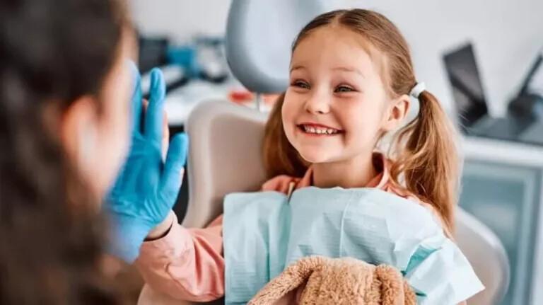 Dentist Pass: Επιστρέφουν οι δωρεάν οδοντιατρικοί έλεγχοι για 300.000 παιδιά
