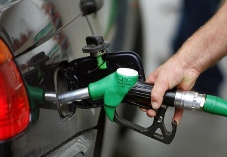 Βενζίνη και ντίζελ οδεύουν για τα 2,50 ευρώ ανά λίτρο