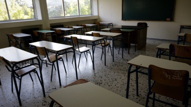 Βούλα: Συνελήφθη γυμναστής σε Γυμνάσιο μετά από καταγγελίες μαθητών για σεξουαλική παρενόχληση
